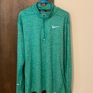 🐢gorgeous NIKE quarter zip🐢